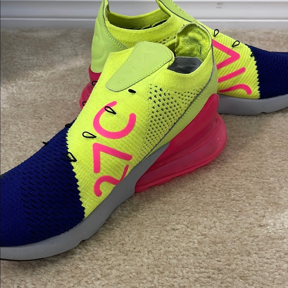 Nike Air Max 270 Flyknit